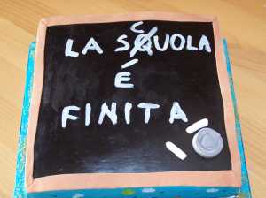 torta-la-scuola-c3a8-finita-21